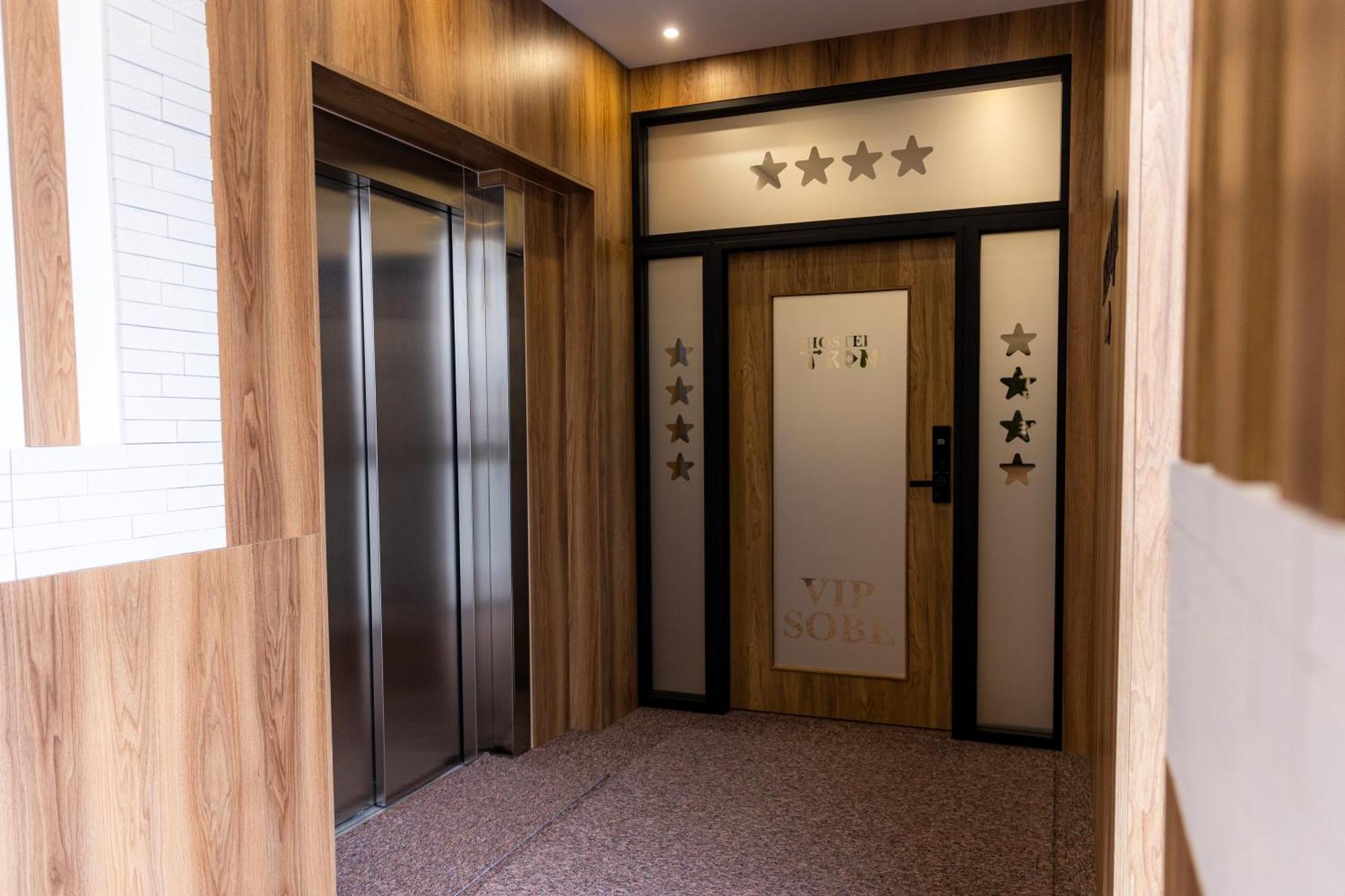 Hostel Tron Travnik Zewnętrze zdjęcie