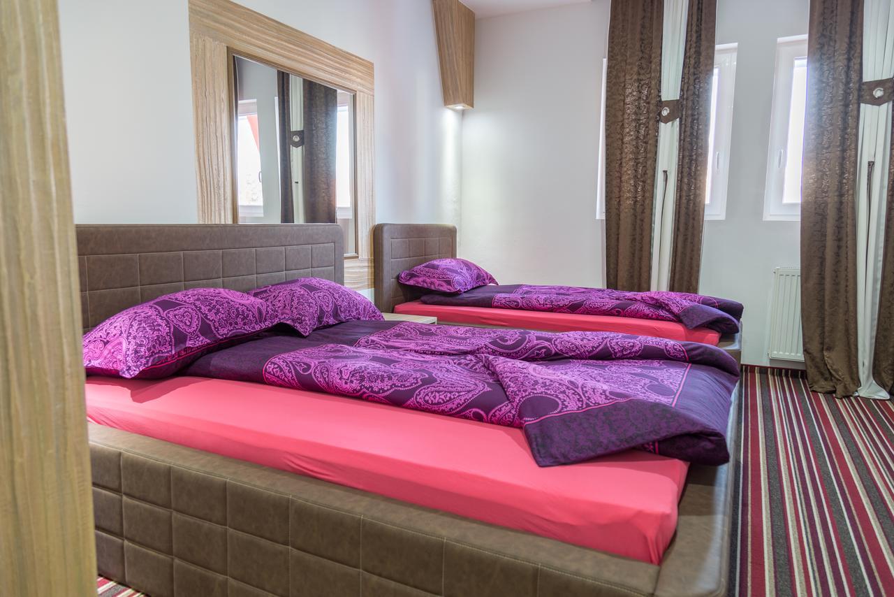 Hostel Tron Travnik Zewnętrze zdjęcie